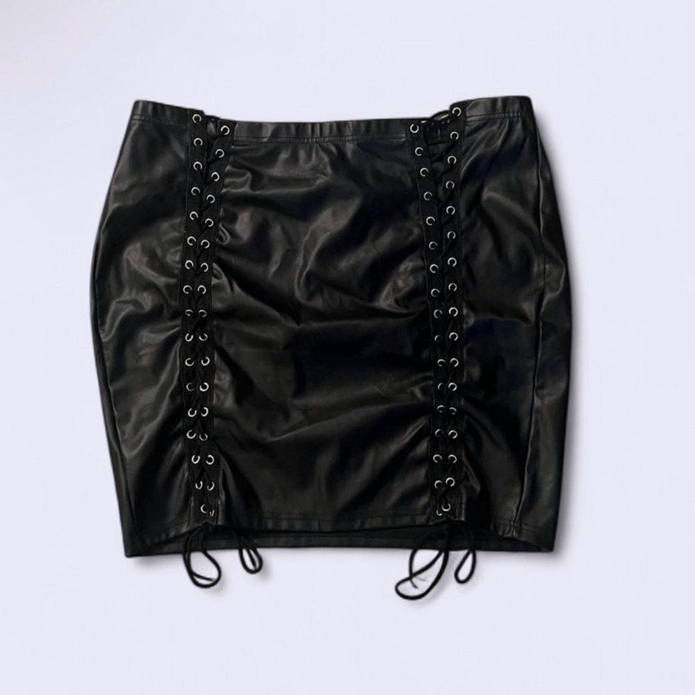 SHEIN Black Lace-Up Mini Skirt